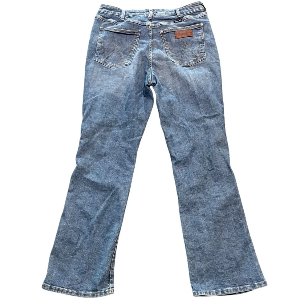 Wrangler Retro Men’s High Rise Boot Cut Denim Jeans 33x32